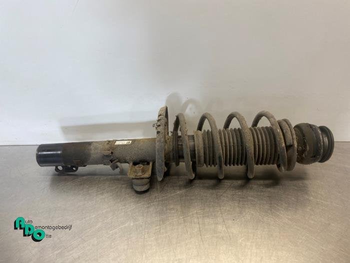 Schokdemperpoot rechts-voor van een Skoda Fabia (Fabia 08-), Gebruikt, -, -, Ophalen of Verzenden