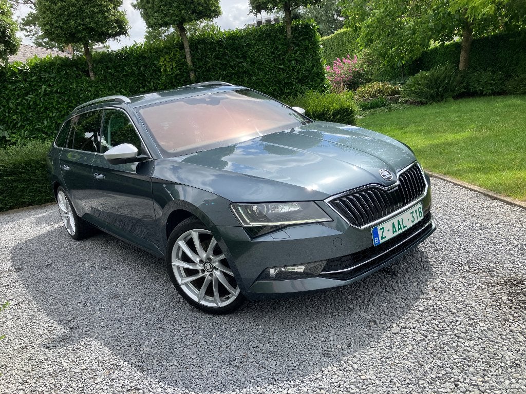 SKODA  SUPERB  combi/break   benzine AUTOMATIC, Euro 6, 4 cilinders, Blauw, Leder