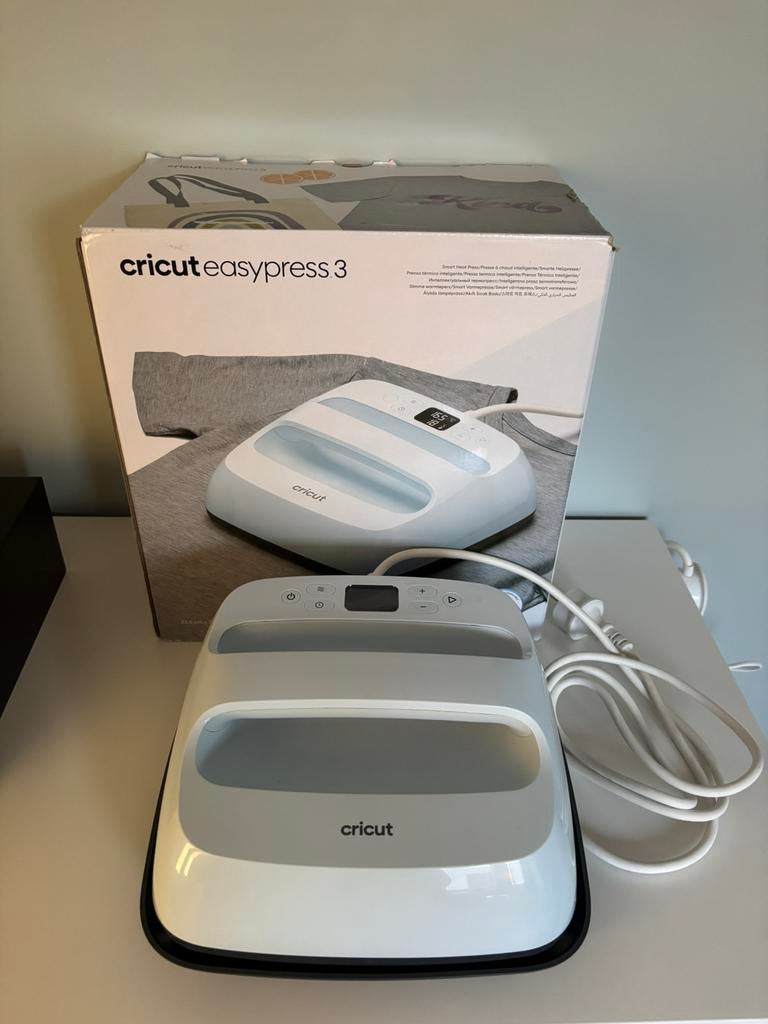 Cricut Easypress 3, Hobby & Loisirs créatifs, Bricolage, Enlèvement, Comme neuf