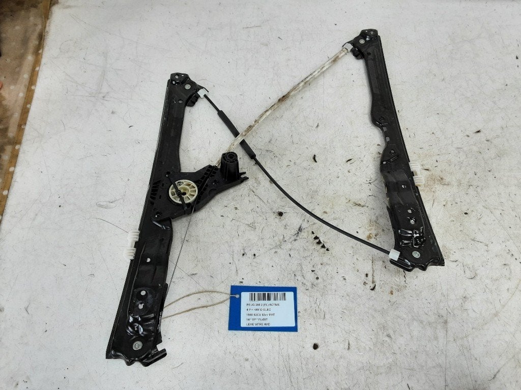 VITRE MECANISME AVANT DROIT 308 (L3 / L8 / LB / LH / LP), Kontakt-peugeot@peugeot.com, Utilisé, Peugeot Deutschland GmbH, Bahnhofsplatz
65423  Rüsselsheim, DE