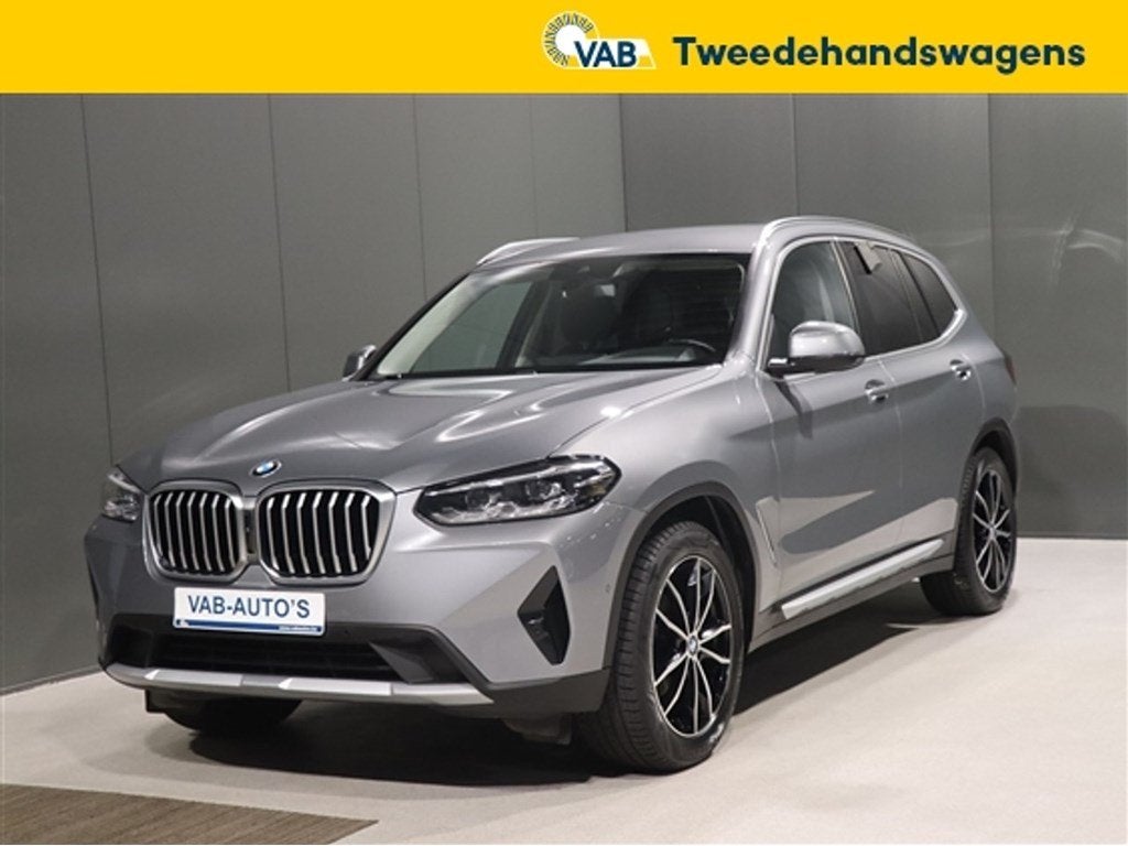 BMW X3   X-DRIVE 2.0i MHEV CAMERA DAB CARPLAY FULL LED, Automaat, 173 g/km, Zwart, Bedrijf