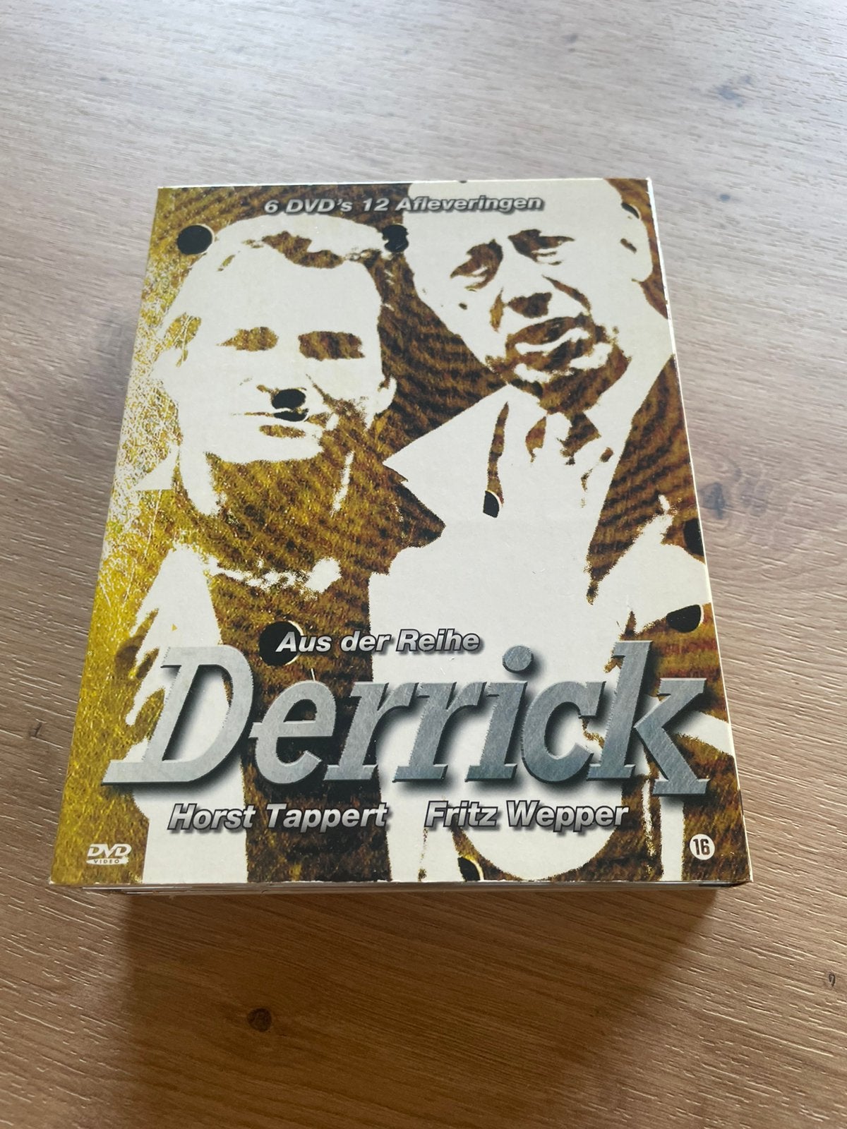 DVD box Derrick, Cd's en Dvd's, Ophalen, Zo goed als nieuw