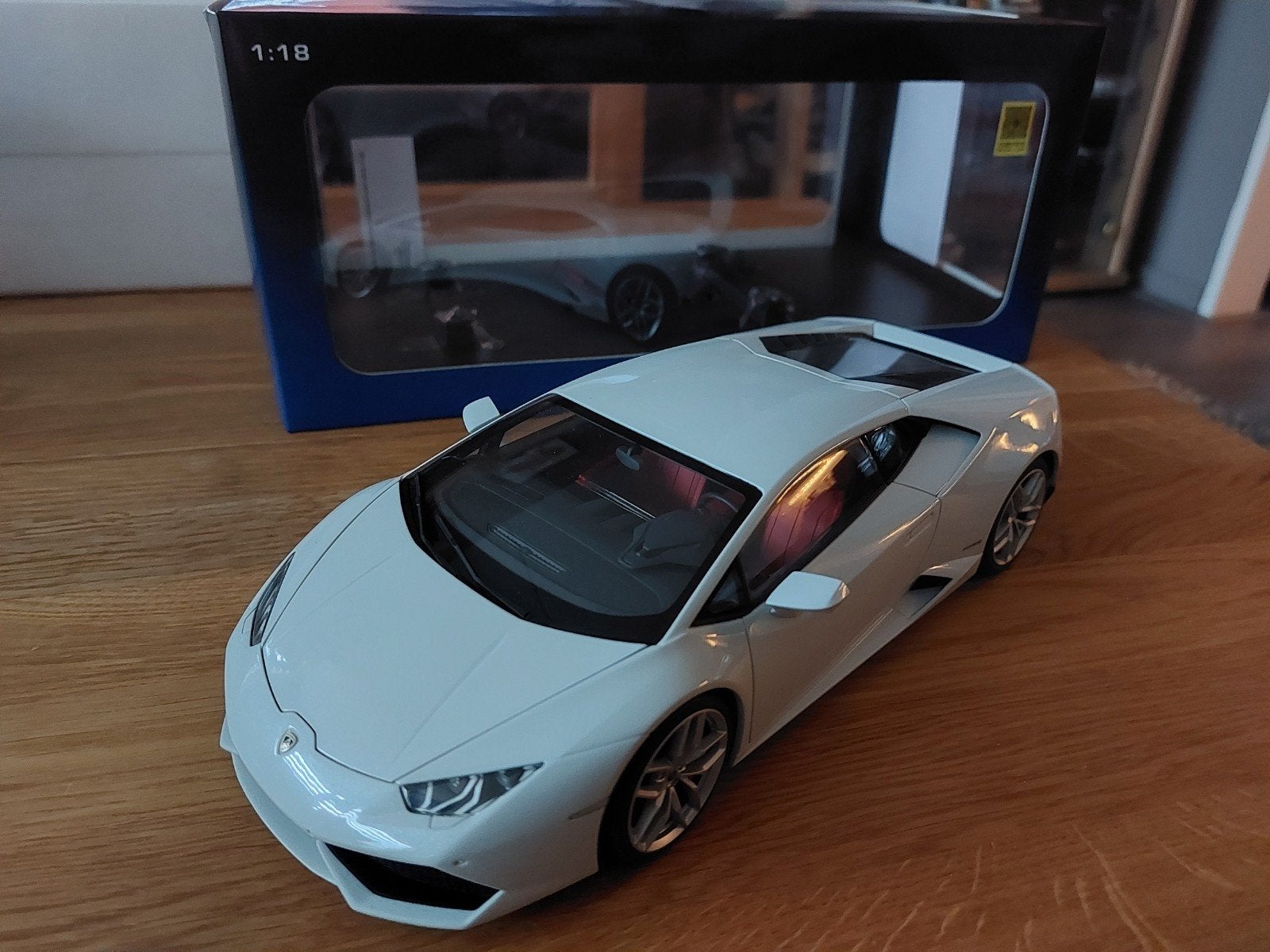 Autoart 74602 1/18 Lamborghini Huracan LP 610 4 wit, Ophalen of Verzenden, Zo goed als nieuw, Auto, Autoart