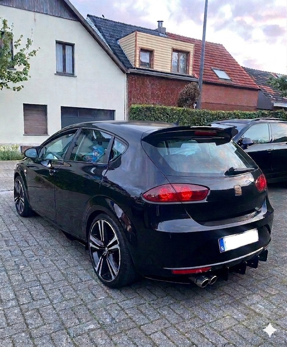 Seat Leon FR Look- 150pk - Facelift!, Auto's, Euro 5, Leon, Zwart, Diesel