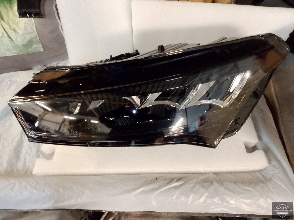 Phare avant gauche Full LED pour Skoda Enyaq 2020+ 5LB941015, Infoline@skoda-auto.cz, Tr. Vaclava Klementa 869
293 01  Mlada Boleslav, CZ