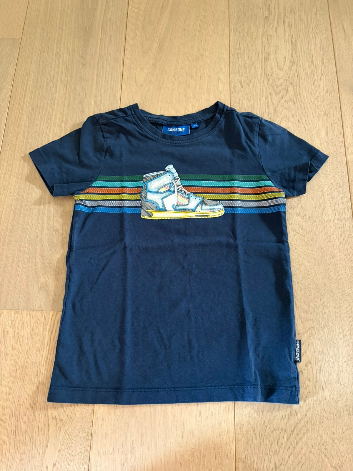 T-shirt Someone maat 122, Kinderen en Baby's, Kinderkleding | Maat 122, Ophalen of Verzenden, Zo goed als nieuw, Jongen, Shirt of Longsleeve