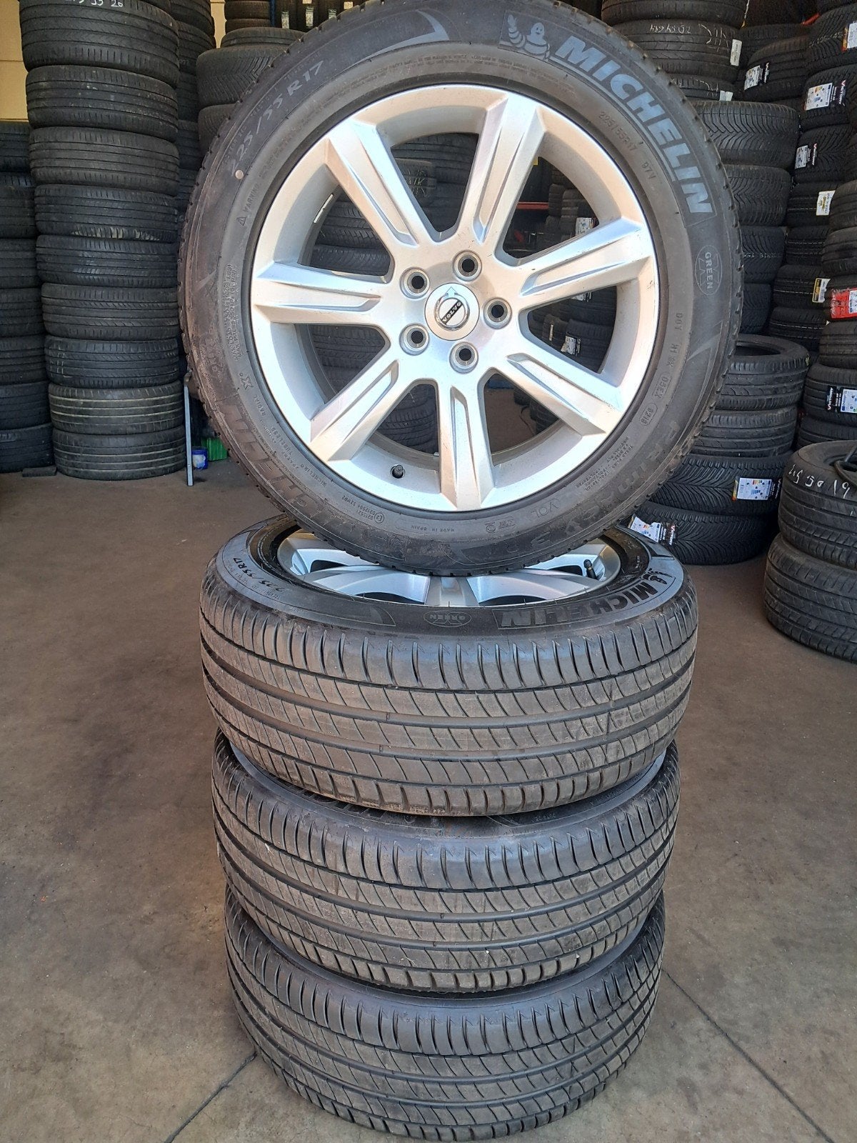 Originale zomerset 17 inch velgen met demo banden, Auto-onderdelen, Ophalen, Volvo