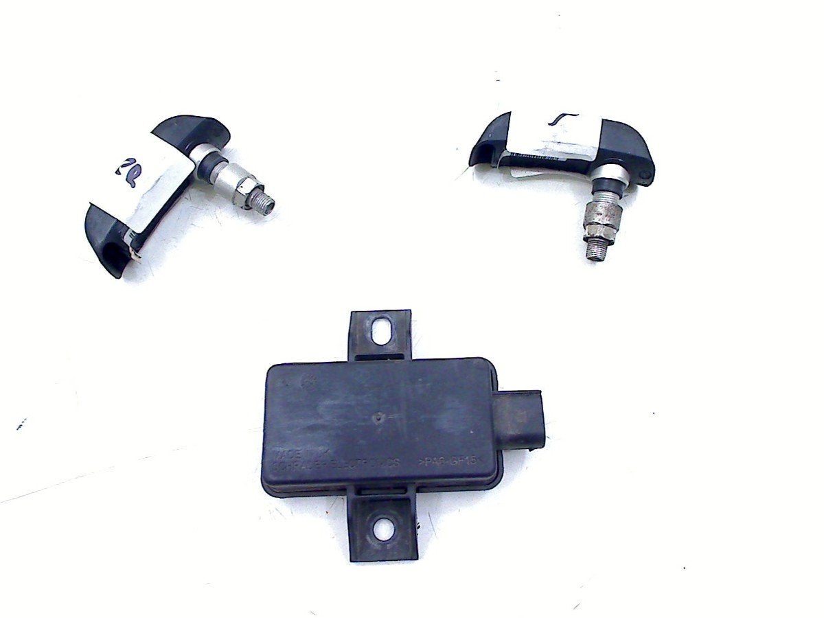 CAPTEUR PRESSION PNEU R 1200 GS 2013-2016 (R1200GS LC K50), Motos, Dhr. S. di Majo, Utilisé, Info@cama-motorparts.nl, P.J. Troelstraweg 8 8
3144 CX  MAASSLUIS, NL