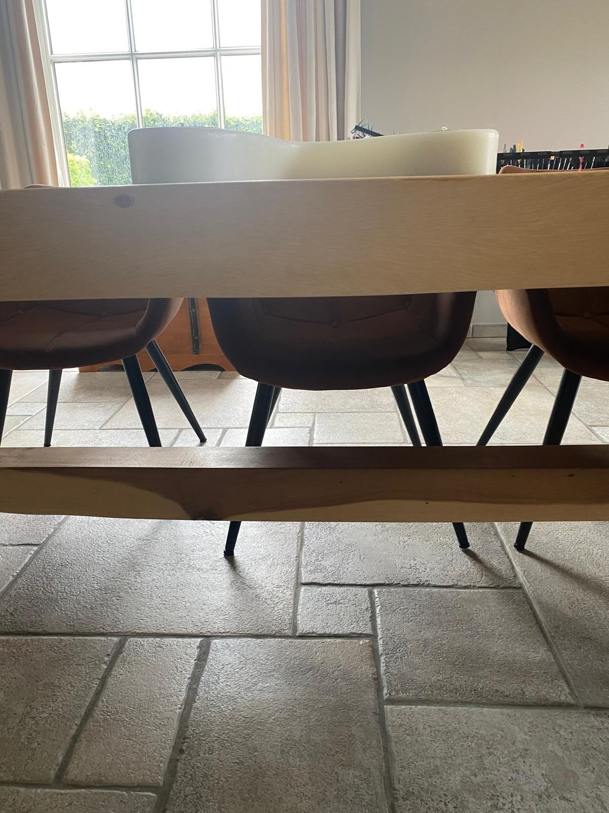 Boomstam tafel  lengte 3m breedte 1,13m. Notenlaar hout,, Enlèvement