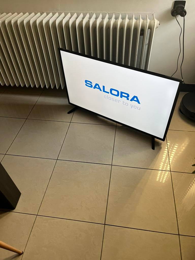 Salora 40BL1720 LED Television, Audio, Tv en Foto, Afstandsbedieningen, Ophalen, Zo goed als nieuw
