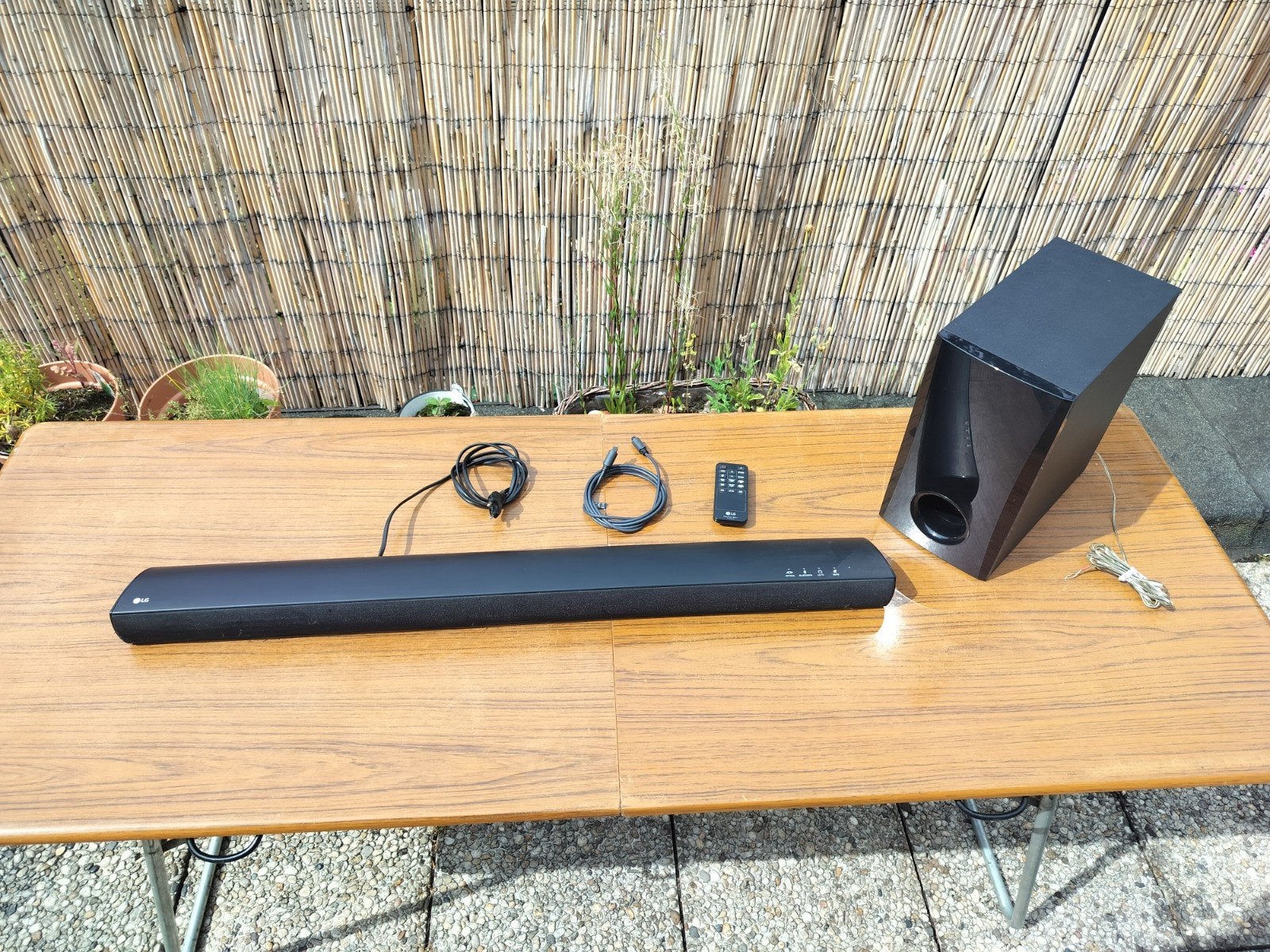 LG SH2 Sounbar + Subwoofer., Audio, Tv en Foto, Televisies, Ophalen, LG