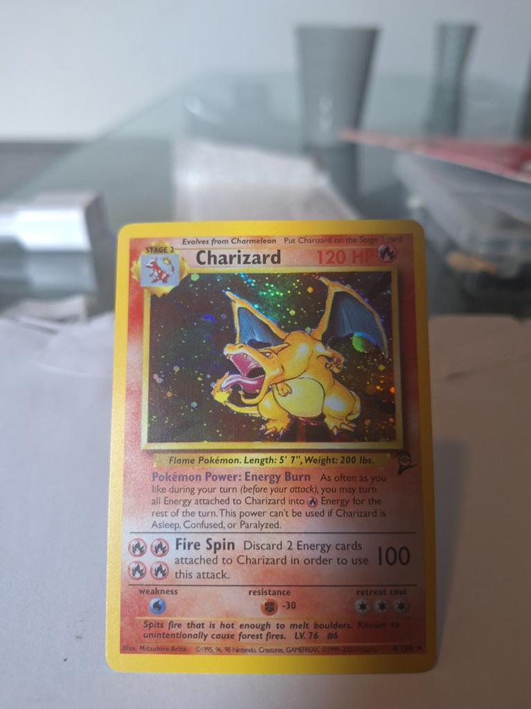Charizard base set holo, Hobby en Vrije tijd, Verzamelkaartspellen | Pokémon, Ophalen of Verzenden, Zo goed als nieuw
