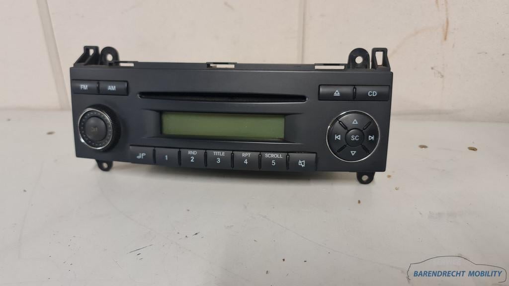 Radio lecteur CD Mercedes Sprinter W906 A0048203986 original, Mercedes-Benz AG, Mercedes-Benz, Utilisé, Mercedesstrasse 120
70372  Stuttgart, DE