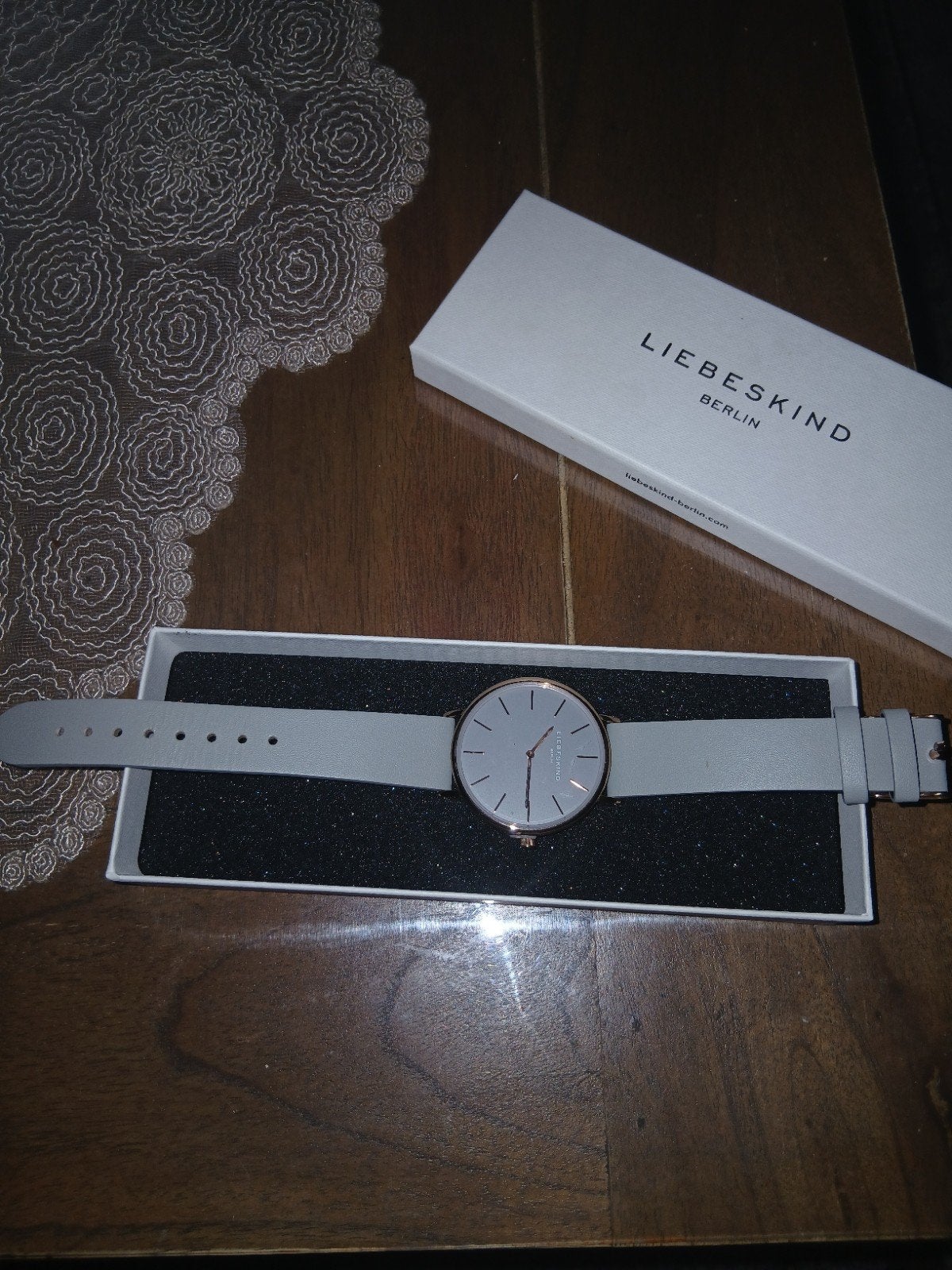 Montre Liebeskind Berlin – Cuir Gris Clair & Détaillée Or Ro, Enlèvement
