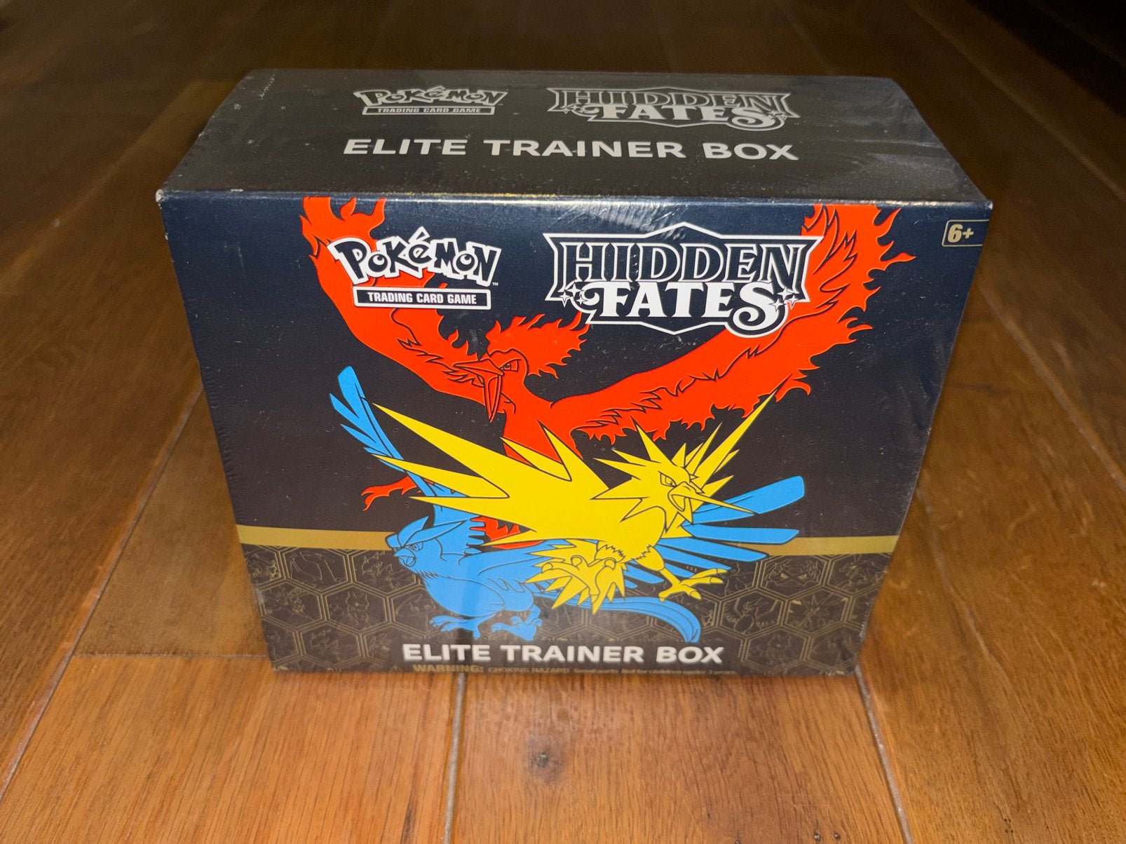 POKEMON - HIDDEN FATES ETB, Hobby en Vrije tijd, Verzamelkaartspellen | Pokémon, Ophalen, Zo goed als nieuw