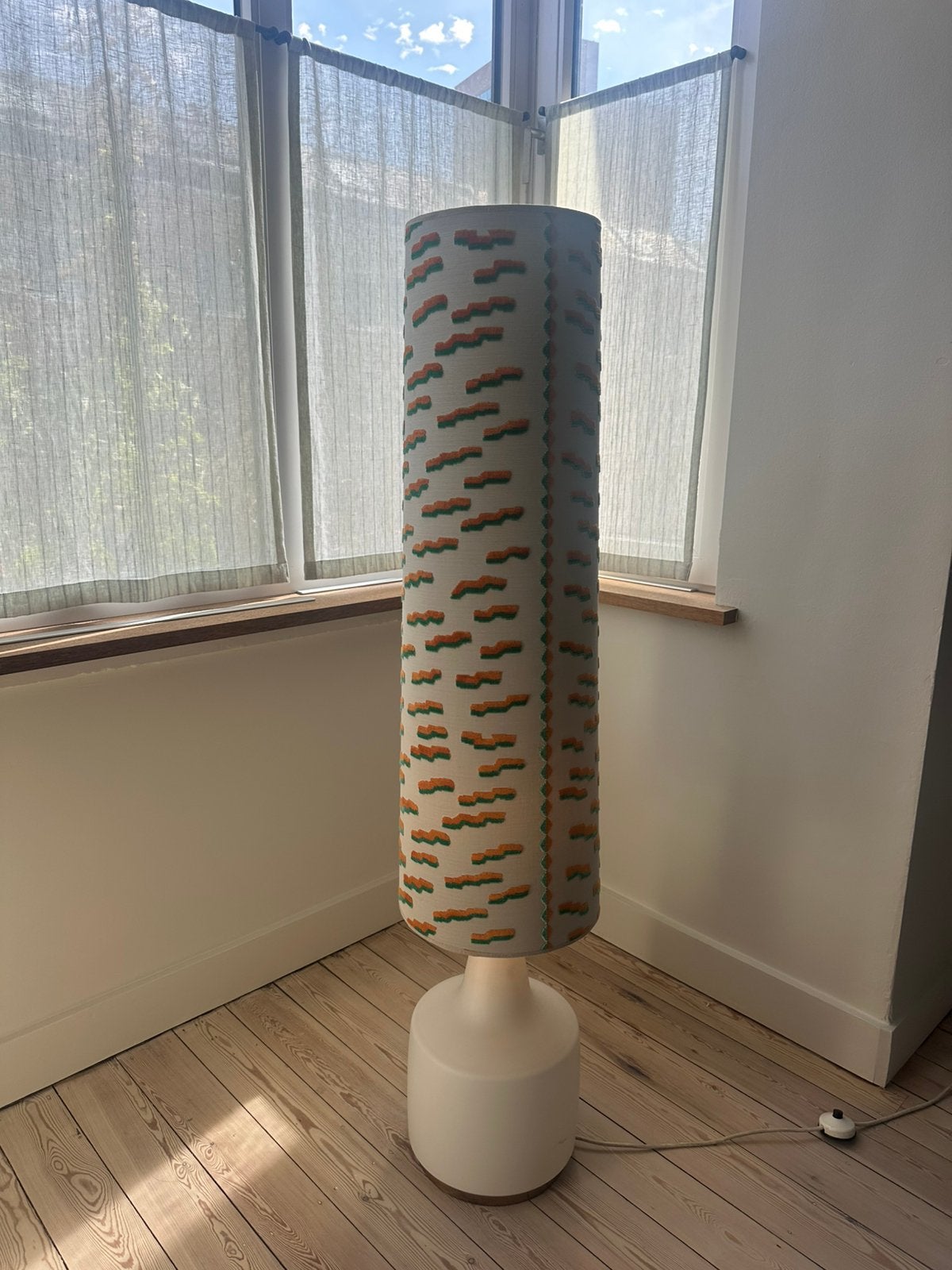 Vloerlamp nieuwe kap stof Pierre Frey, Maison & Meubles, Accessoires pour la Maison | Étagères pour CD & DVD, Enlèvement, Utilisé