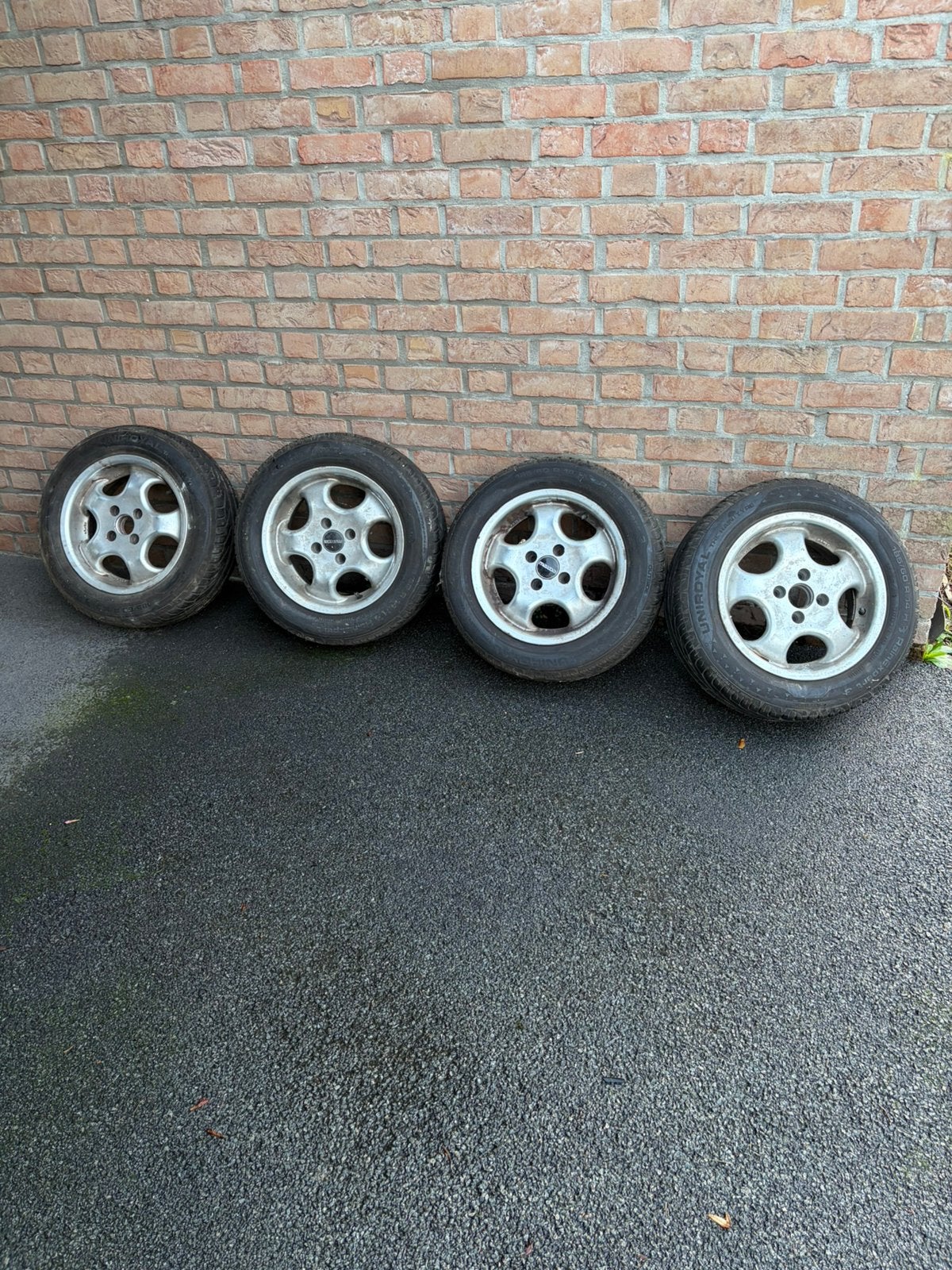 Jantes Mazda 14 pouces 4x100 alesage 54,1, Autos : Pièces & Accessoires, 14 pouces, Pneus et Jantes, Véhicule de tourisme, Pneus été