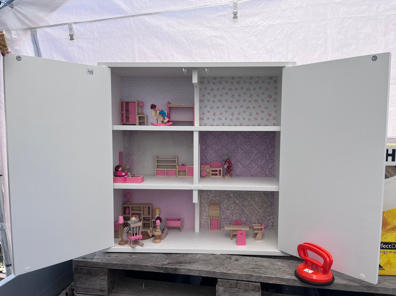 Poppenhuis, Ophalen, Zo goed als nieuw