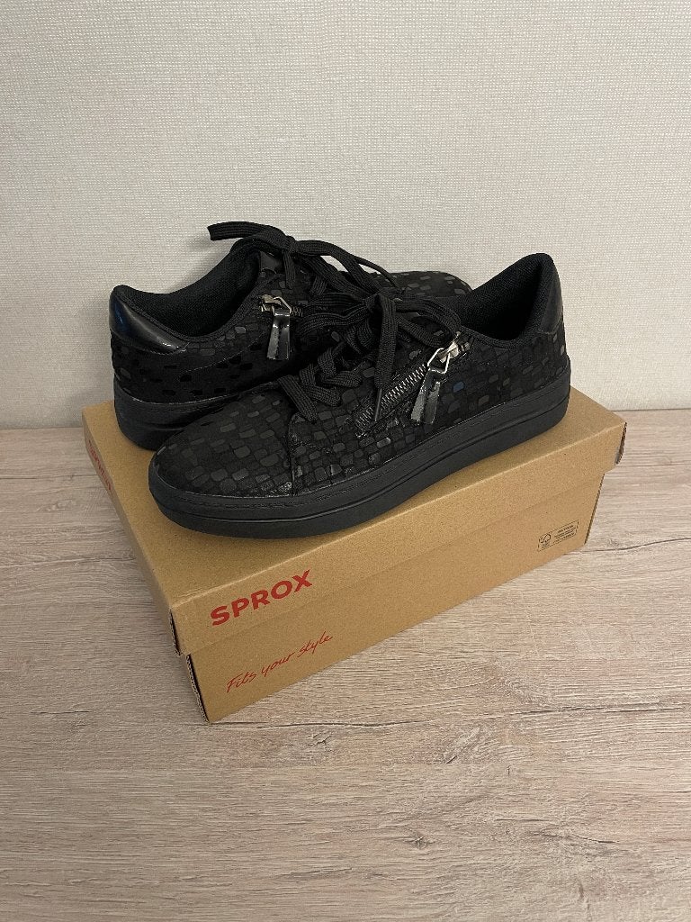 Zwarte sneakers van Sprox (39), Kleding | Dames, Schoenen, Zo goed als nieuw, Sneakers, Zwart, Ophalen of Verzenden