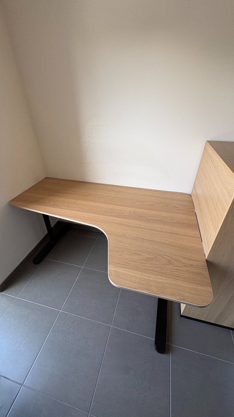 Bureau d’angle effet chêne/noir, Ophalen, Zo goed als nieuw, IKEA, Zwart