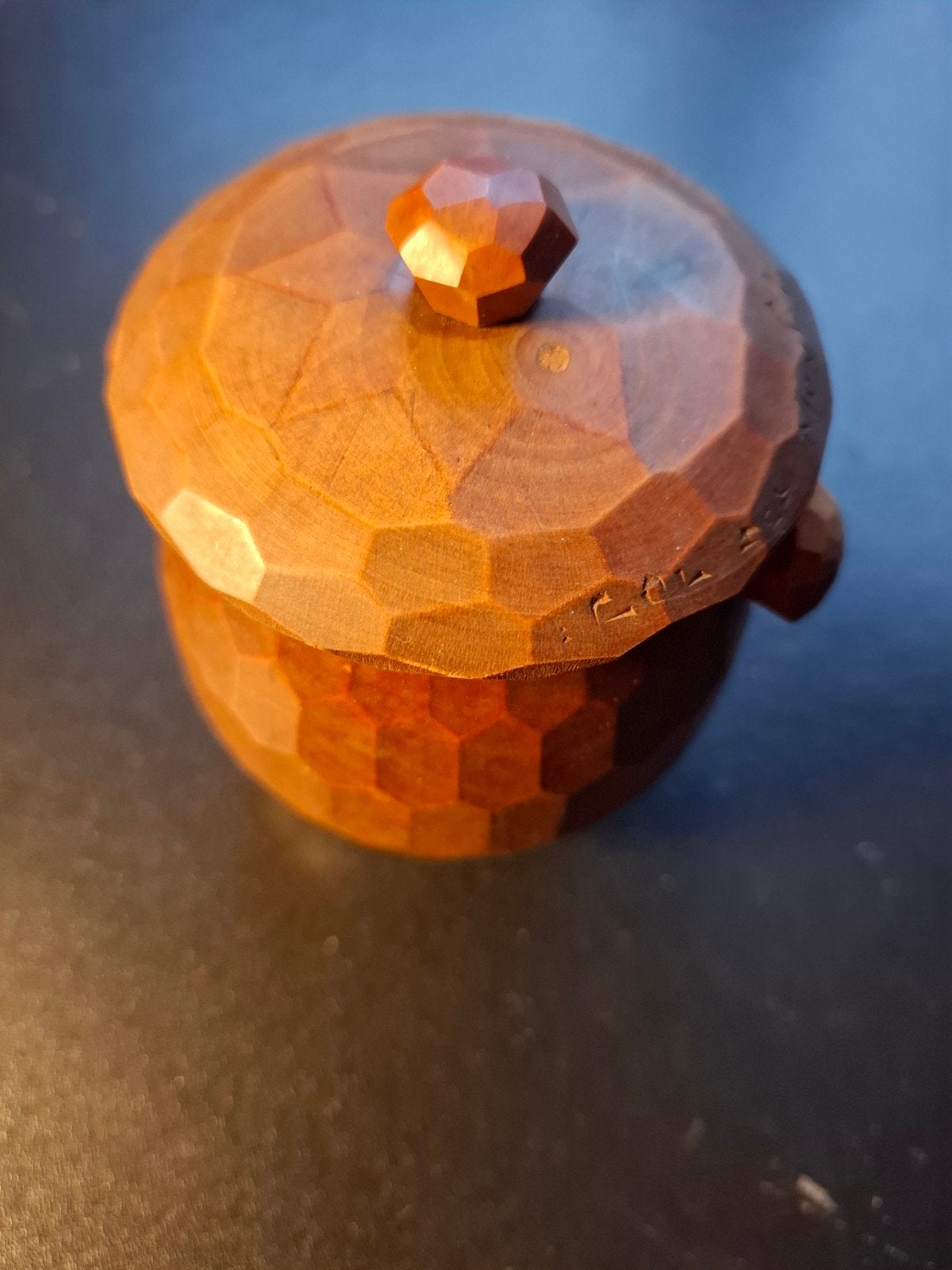 1 petit pot avec couvercle en bois, Bois, Brun, Fait main, Moins de 20 cm