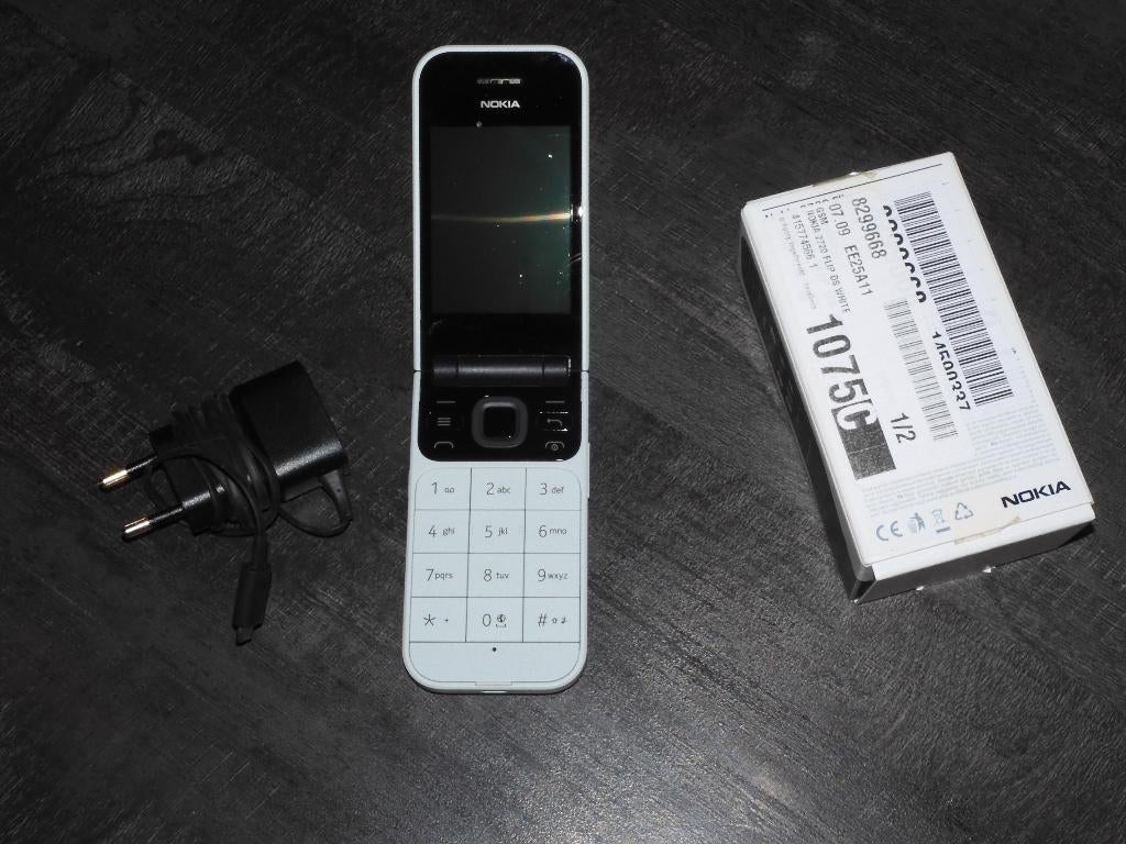 Nokia 2720 Flip DS White, Télécoms, Enlèvement ou Envoi, Comme neuf, À clapet, Sans abonnement