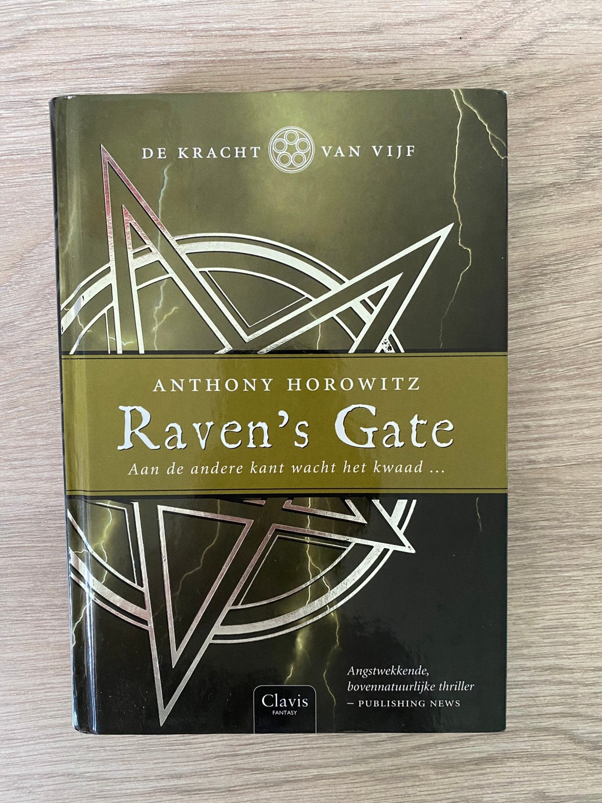 Anthony Horowitz - 1 Raven's Gate, Ophalen of Verzenden, Zo goed als nieuw, Anthony Horowitz