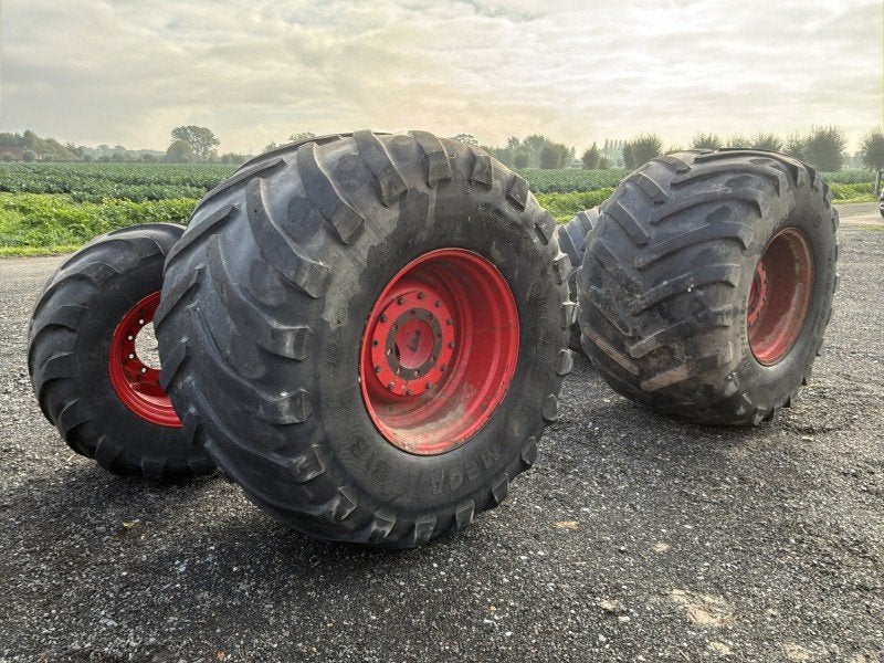 Pneu Michelin Mega X Bib monté sur jante (4x)