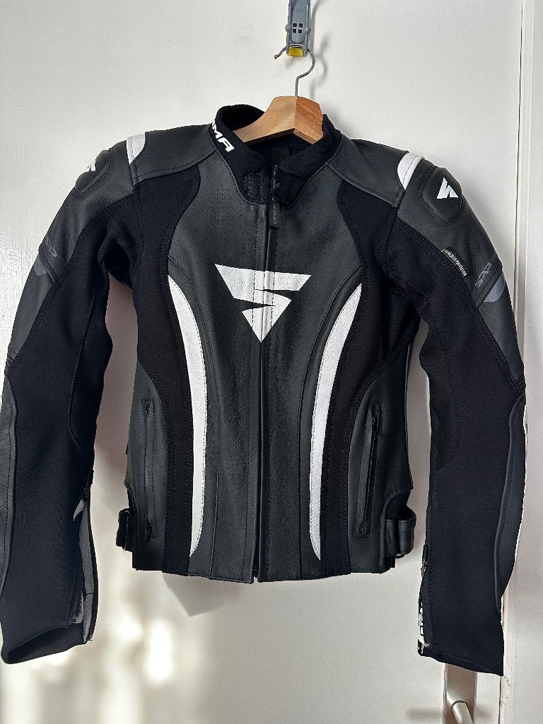 Shima lederen jas, Motos, Vêtements | Vêtements de moto, Shima, Femmes, Manteau | cuir, Enlèvement