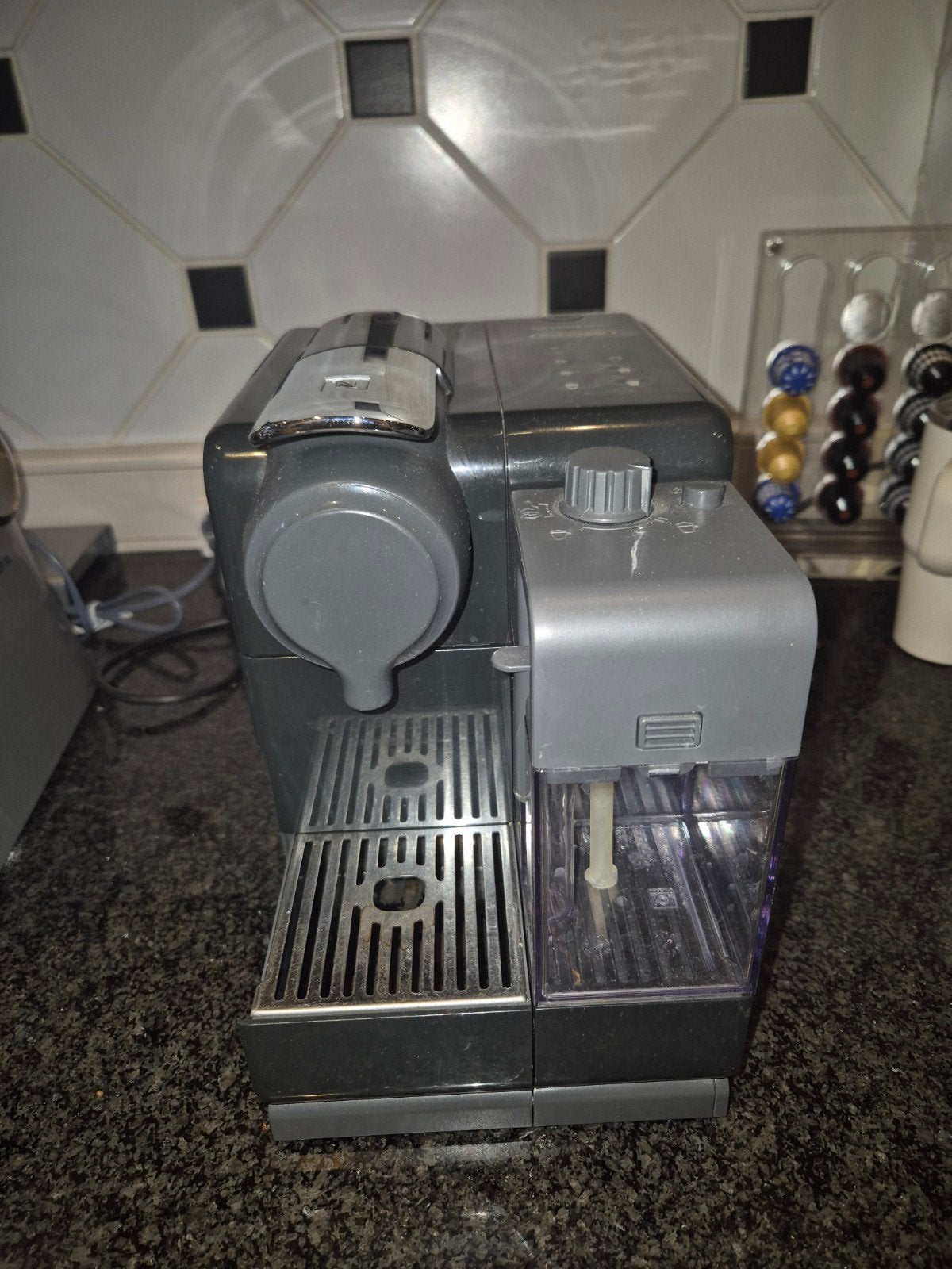 Nespresso - DeLonghi, Enlèvement, Cafetière, Réservoir d'eau amovible