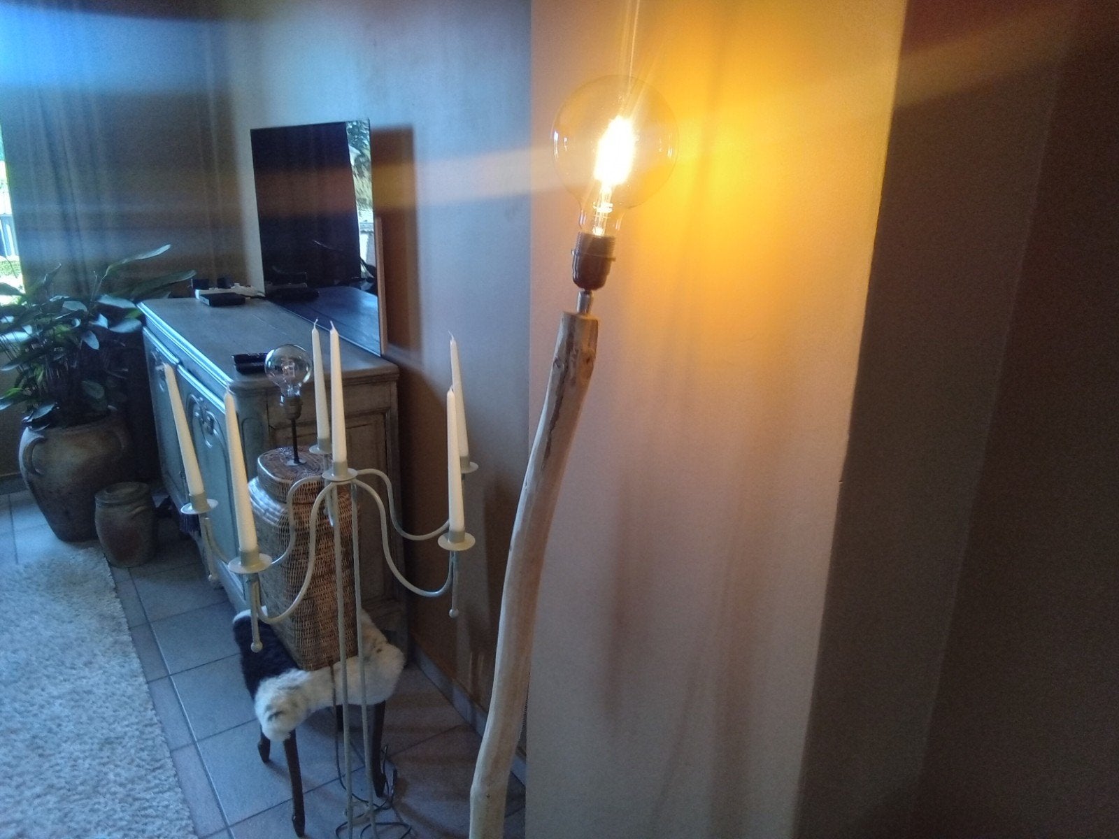 staanlamp. werkt perfect.massief houten voet.uniek, Immo