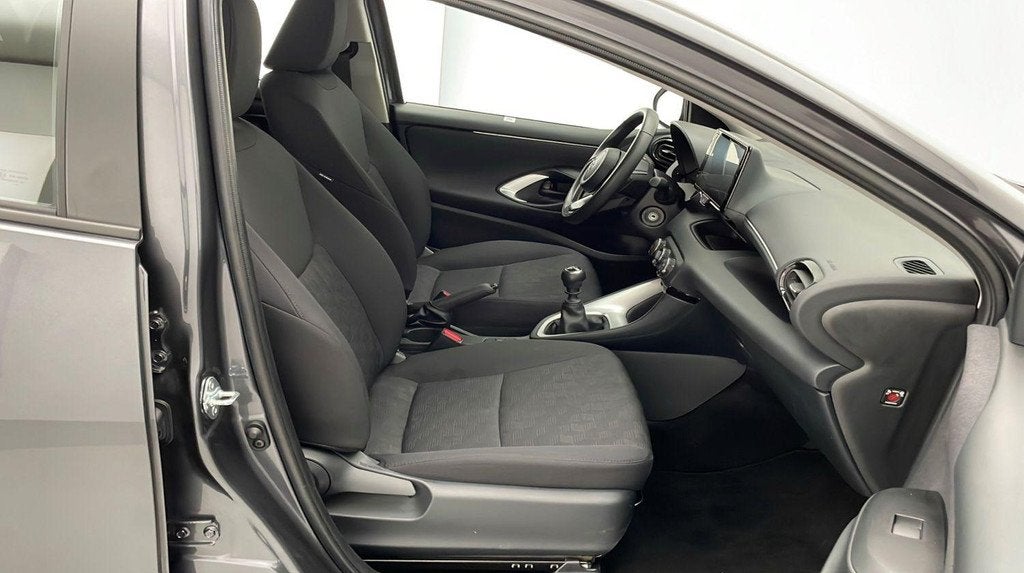 Toyota Yaris 1.5 Dual VVT-ie Dynamic | Navigatie | Achteruit, Auto's, Toyota, Voorwielaandrijving, 118 g/km, Stof, Gebruikt