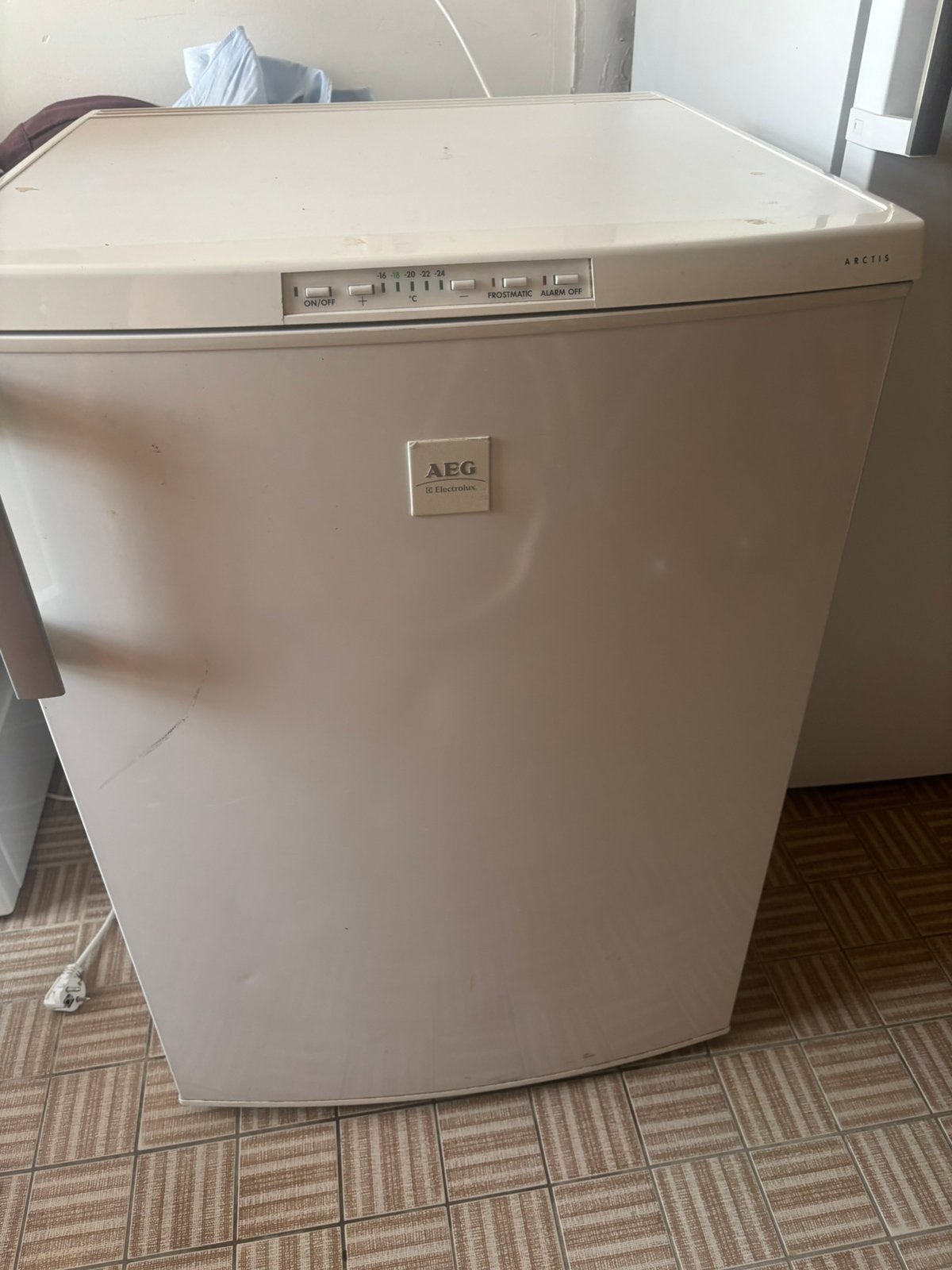 Oude AEG diepvrieskast Arctis met 4 laden, Elektronische apparatuur, Vriezers en Diepvrieskisten, Gebruikt, Minder dan 85 cm, Minder dan 60 cm