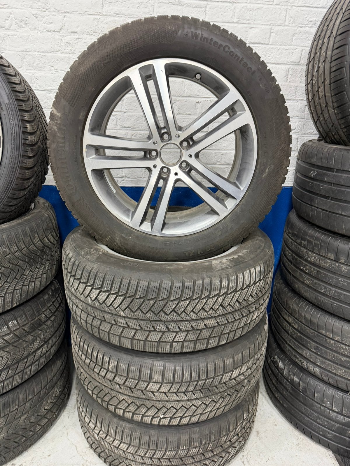 Mercedes GLE KIT COMPLET 275/50/20, Enlèvement