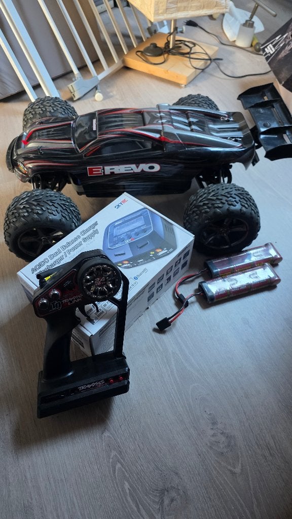 Traxxas e revo groot, Hobby en Vrije tijd, Gebruikt, Auto offroad, RTR (Ready to Run), Schaal 1:8