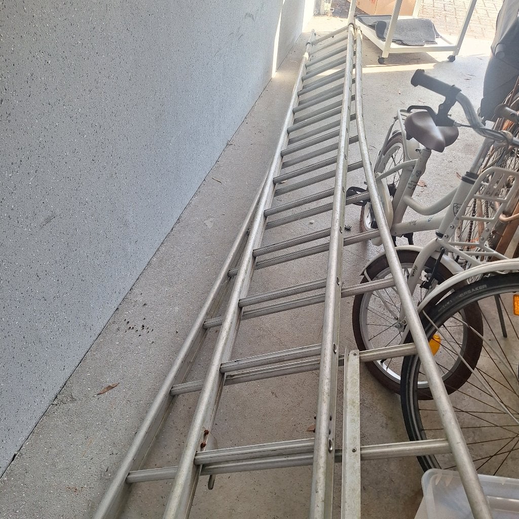 Uitschuifbare duurzame ladder, Doe-het-zelf en Bouw, Ophalen, Gebruikt, Ladder, Opvouwbaar of Inschuifbaar