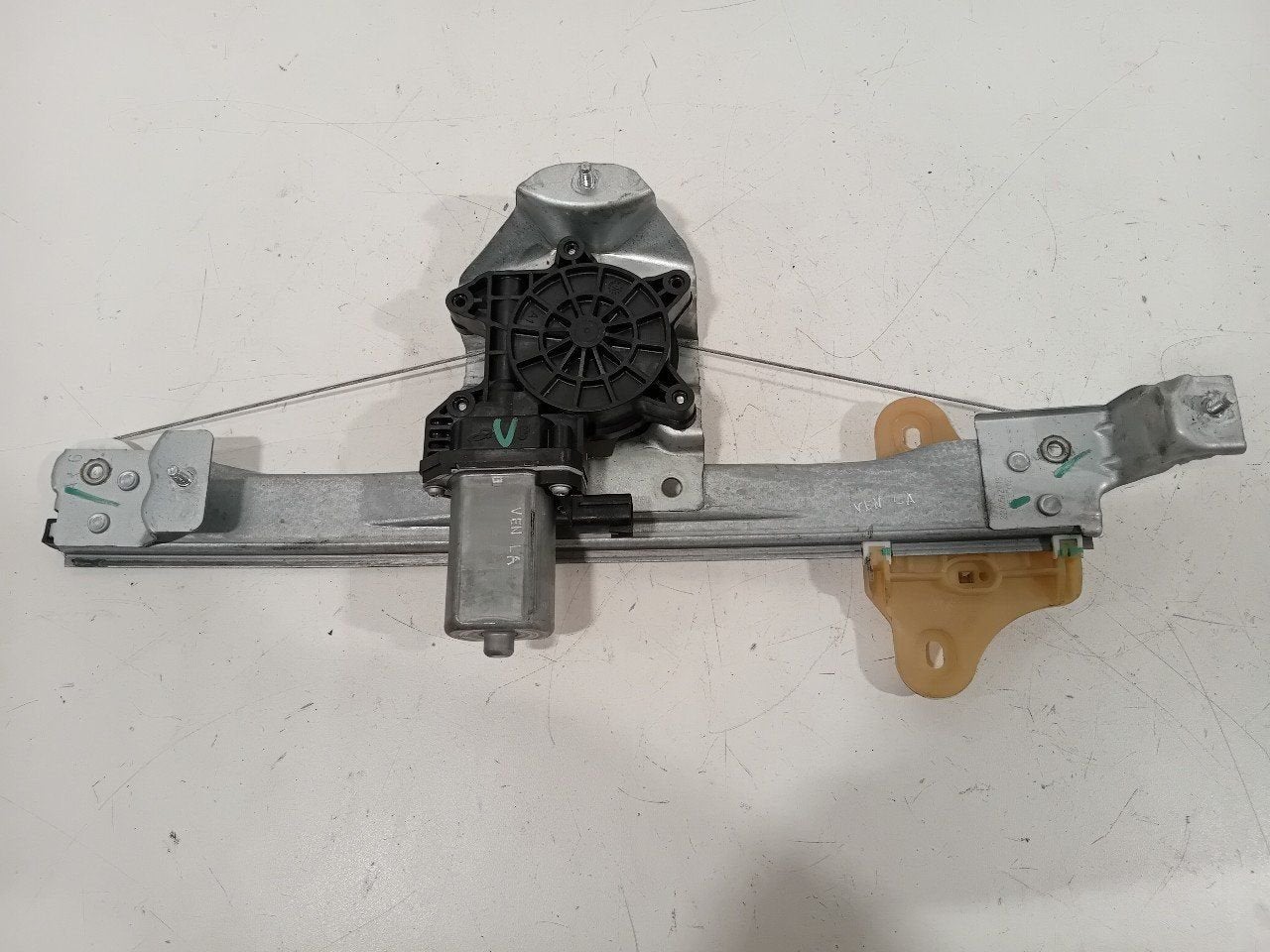 Raammechaniek elektrisch links achter Renault Captur, Onderdelen@venauto.nl, Van der Ven Autorecycling B.V., Ettenseweg 76, 4706 PB Roosendaal, The Netherlands