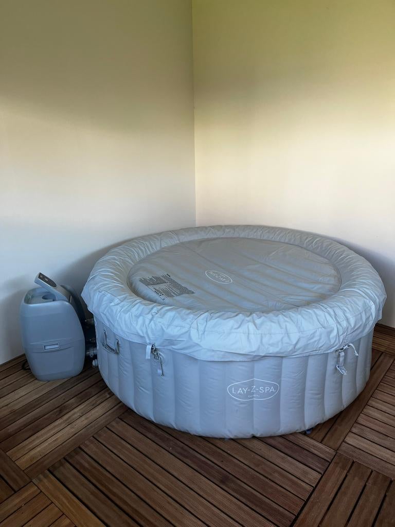 Tahiti Lay-Z spa - jacuzzi - bubbelbad, Tuin en Terras, Ophalen, Zo goed als nieuw, Filter, Opblaasbaar