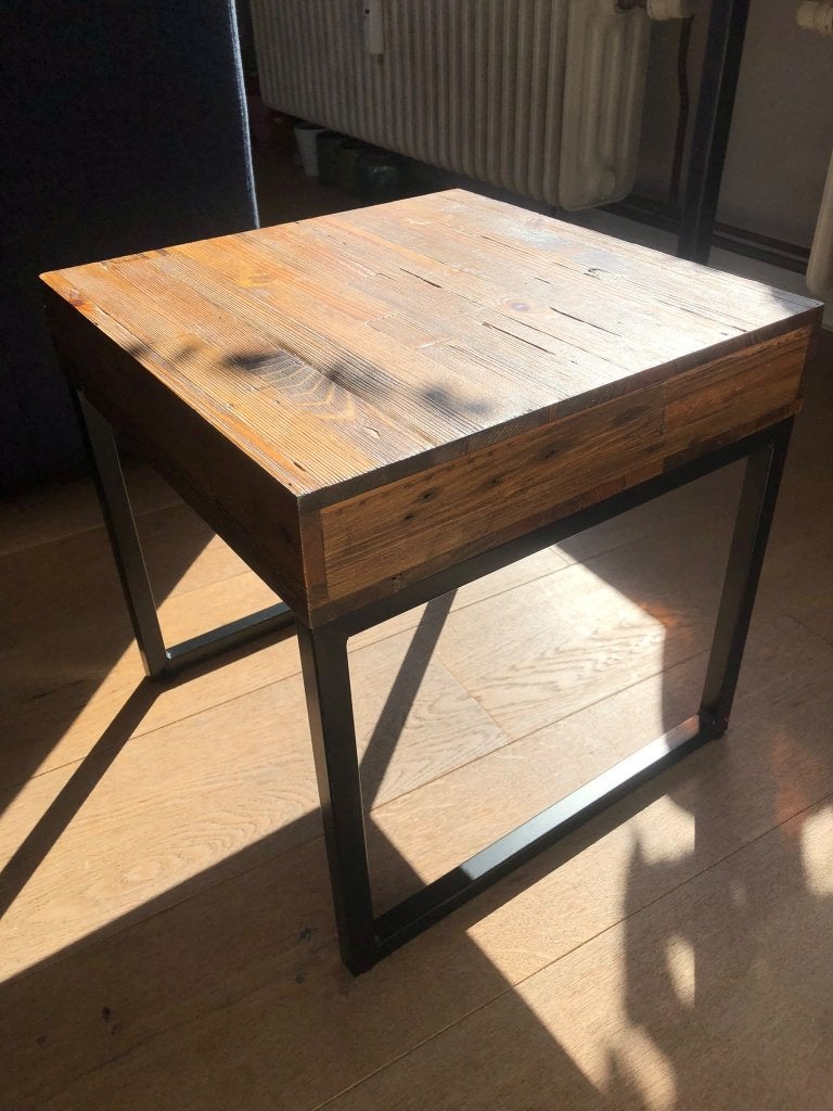 Vierkanten houten bijzettafel, Huis en Inrichting, Ophalen, Minder dan 45 cm, Minder dan 55 cm, Vierkant