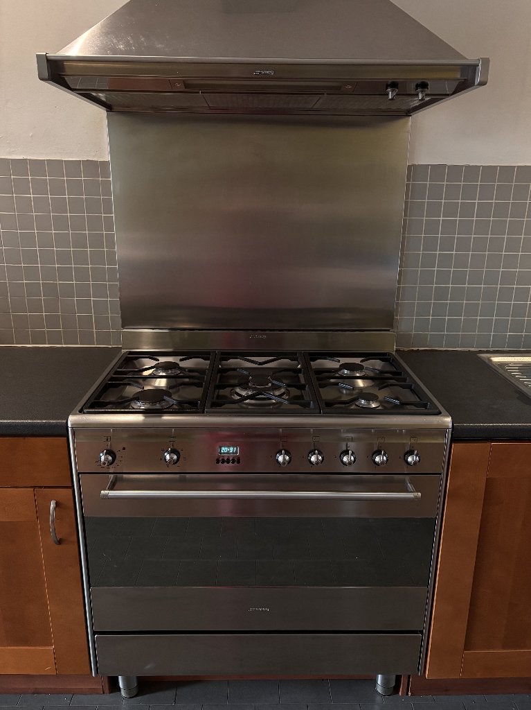Smeg fornuis en oven (dampkap optioneel), Ophalen, Gebruikt, Gas, 90 tot 95 cm