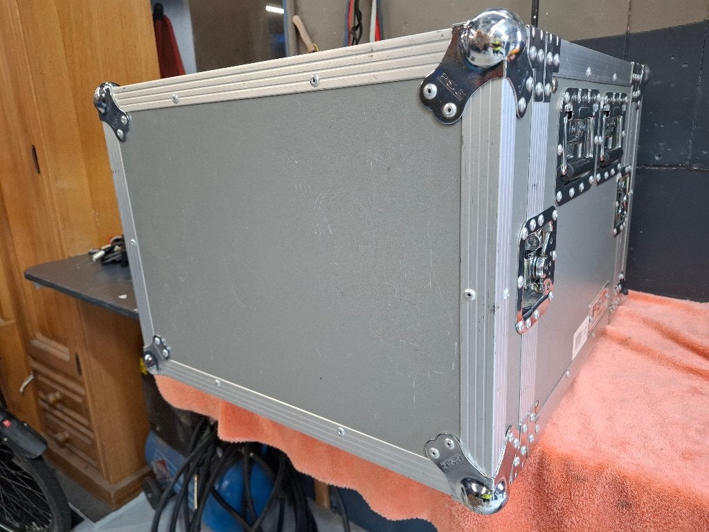 Te Koop:19 inch flightcase 9U op wieltjes, Enlèvement, Comme neuf, Autres instruments, Flight case