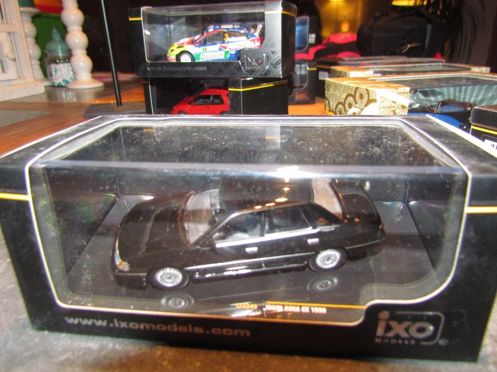 IXO Isuzu Aska CX 1990 Noir 1/43, Ophalen of Verzenden, Nieuw, Auto