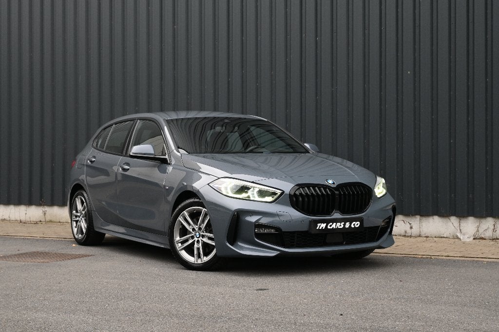 BMW 118iA M Pack Automaat Carplay, Leder, LED, ambilight DAB, Auto's, Dealer onderhouden, Leder, Bedrijf, 5 zetels