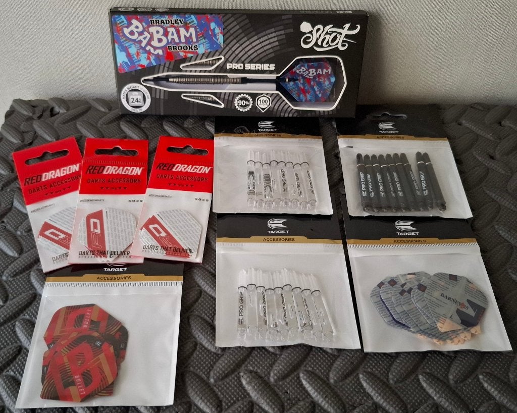 Darts pijlen +dart materiaal, Ophalen of Verzenden, Zo goed als nieuw, Pijlen