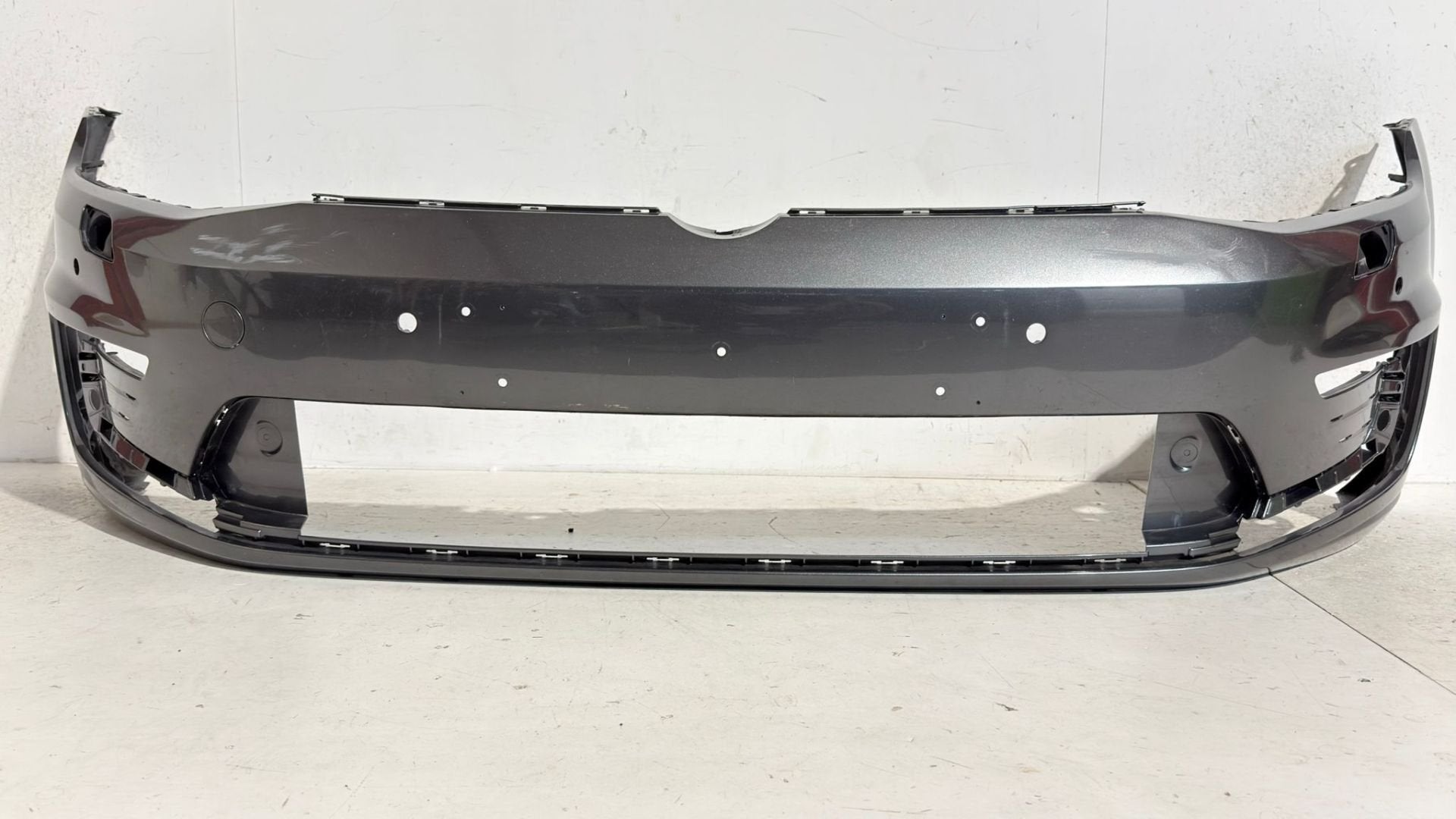 Volkswagen e-Golf 7 7.5 Facelift voorbumper 5GE807221C, Gebruikt, Volkswagen AG, Vw@volkswagen.de, Bumper