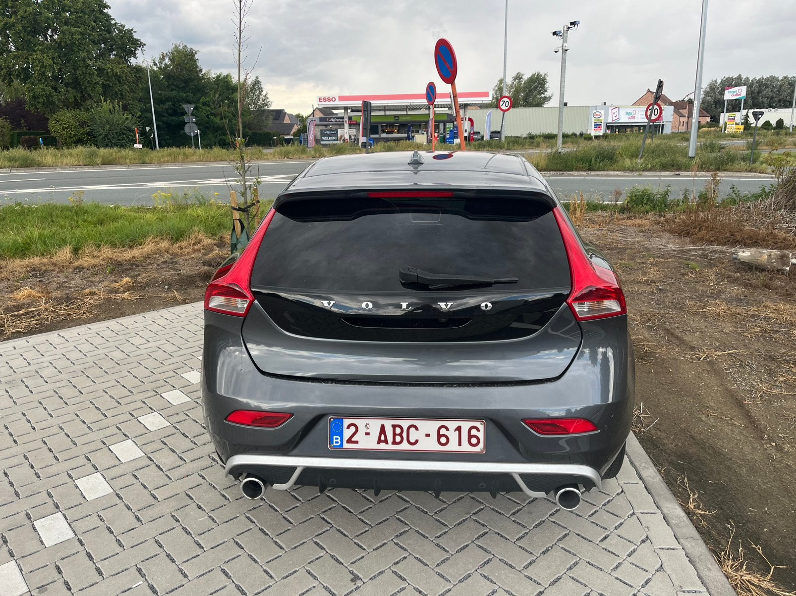 Design de la Volvo V40 R, Autos, Cuir, Achat, Boîte manuelle, Noir