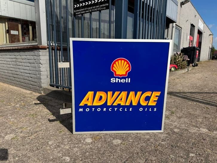 Shell Advance Motorcycle Oils Lichtbak Reclamebord