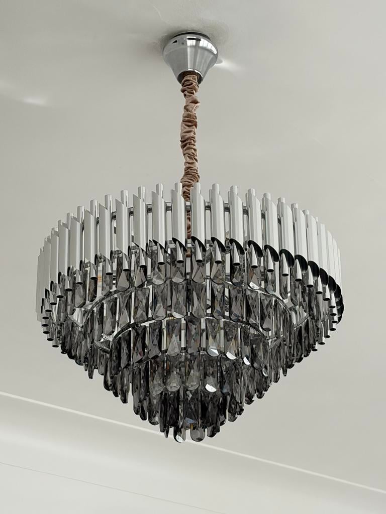 Lustre neuf, Enlèvement, Comme neuf