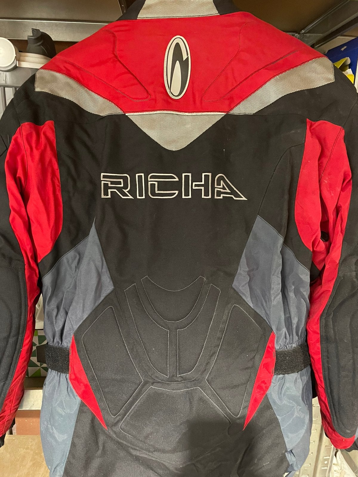 Veste de moto Rouge et noir RICHA taille L, Motos, Enlèvement, Neuf, sans ticket, Manteau | tissu