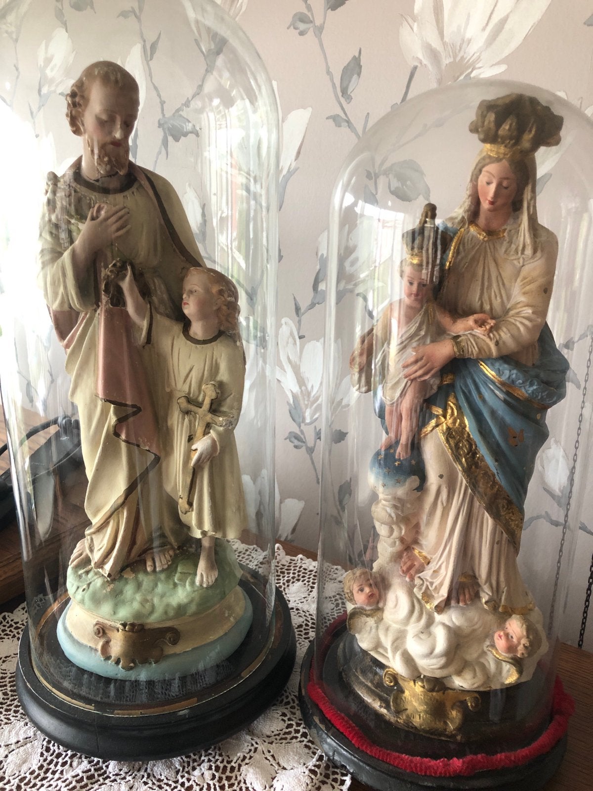 Maria en Jozef onder stolp, Ophalen